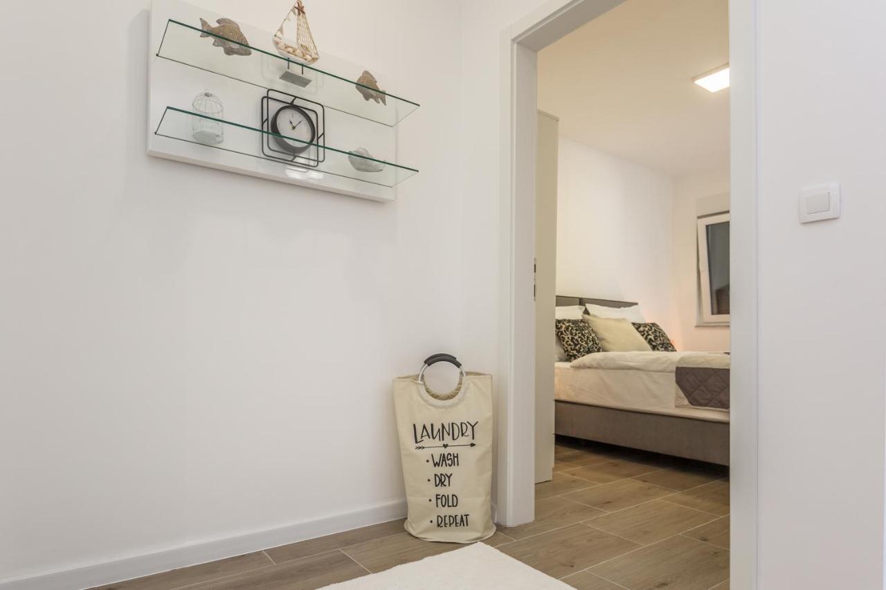 Luxury 2 Bedroom Apartment With Sea View Baska Voda Luaran gambar