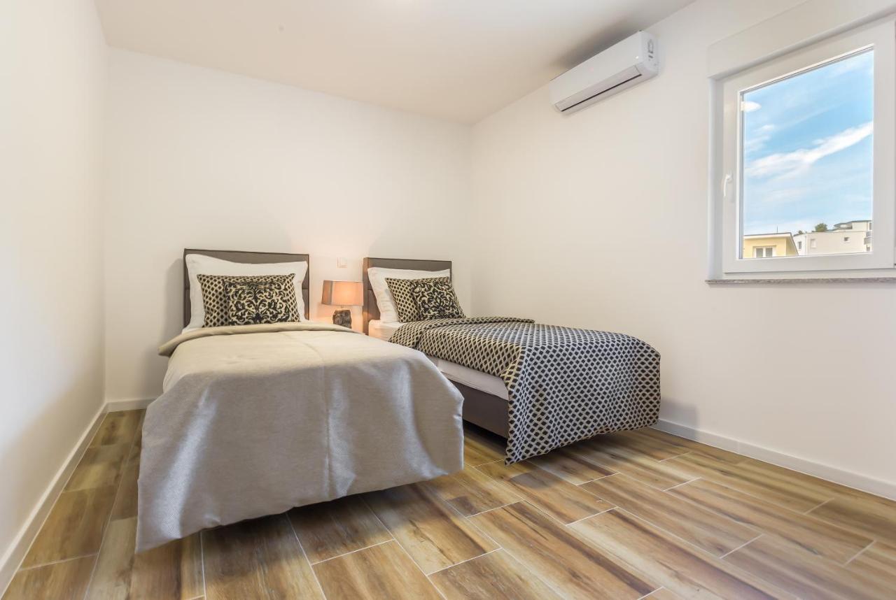 Luxury 2 Bedroom Apartment With Sea View Baska Voda Luaran gambar