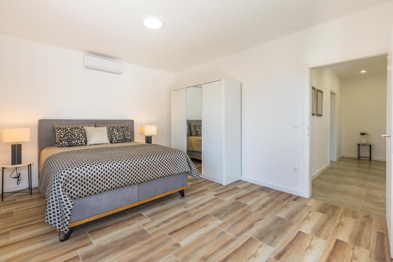 Luxury 2 Bedroom Apartment With Sea View Baska Voda Luaran gambar