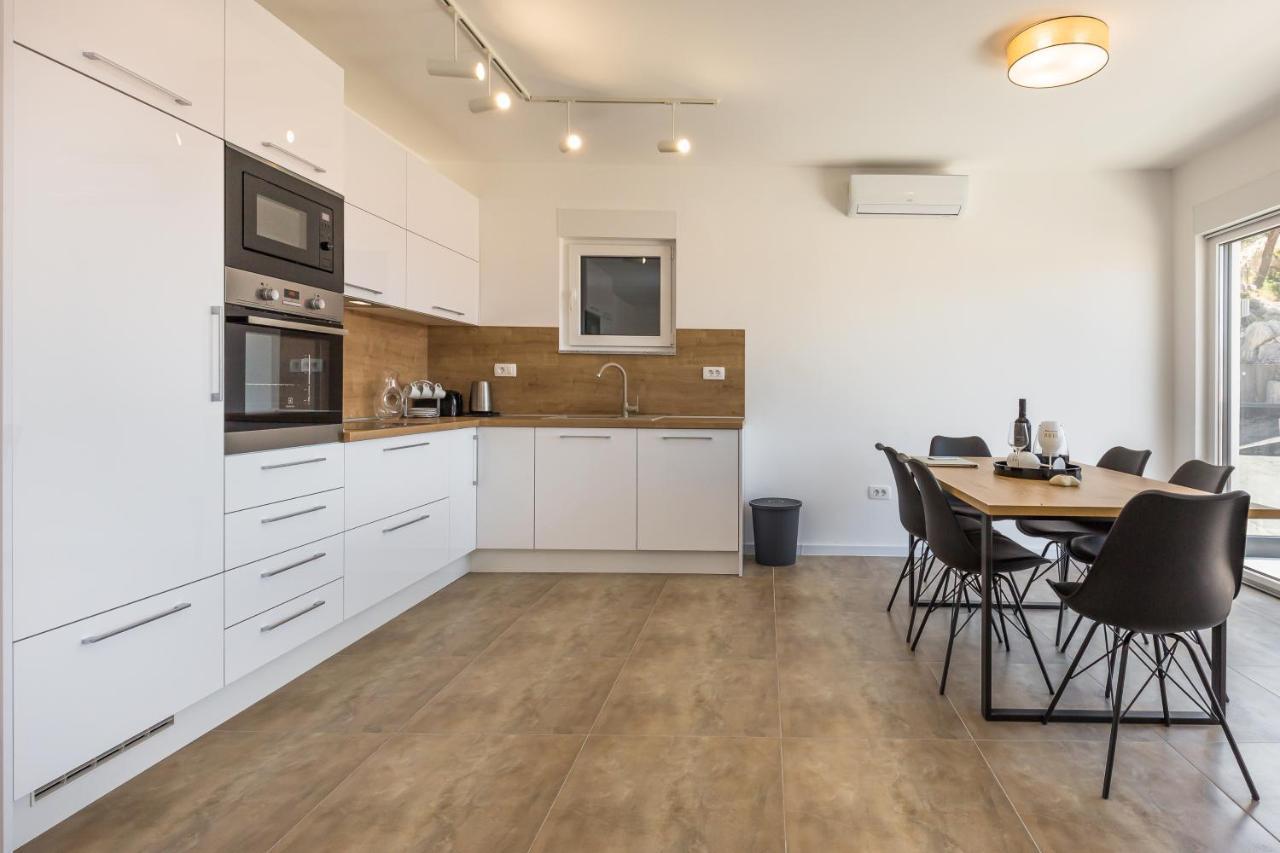 Luxury 2 Bedroom Apartment With Sea View Baska Voda Luaran gambar